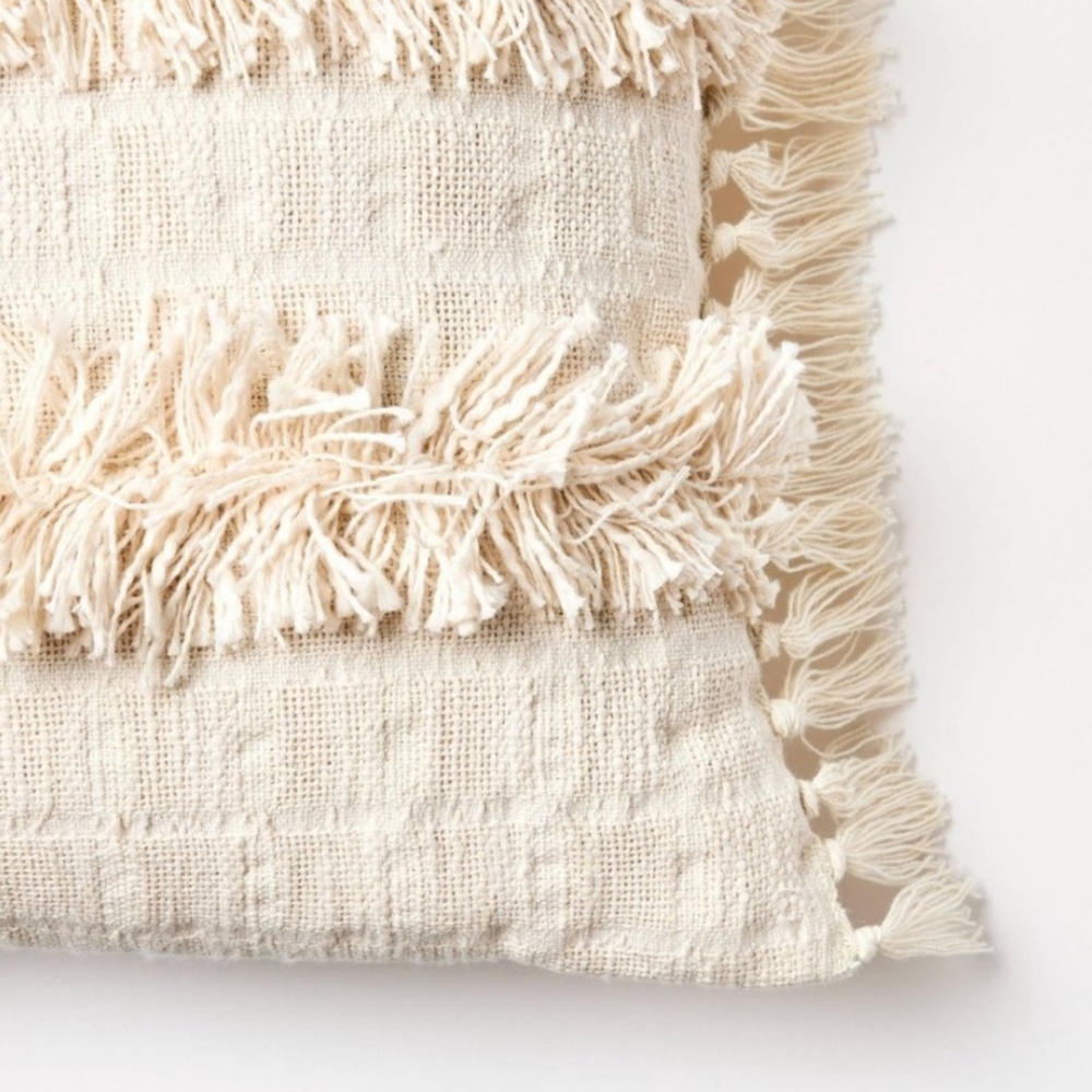 Studio McGee NWT Oversized Woven W/ Frayed  Detail Lumbar Throw Pillow Off-White - Picture 3 of 6